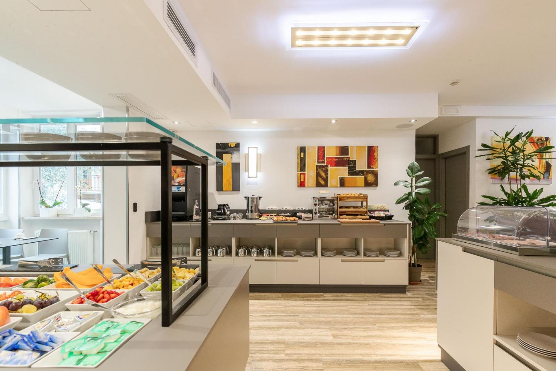 מאלצ'סינה Hotel Garni Ischia מראה חיצוני תמונה