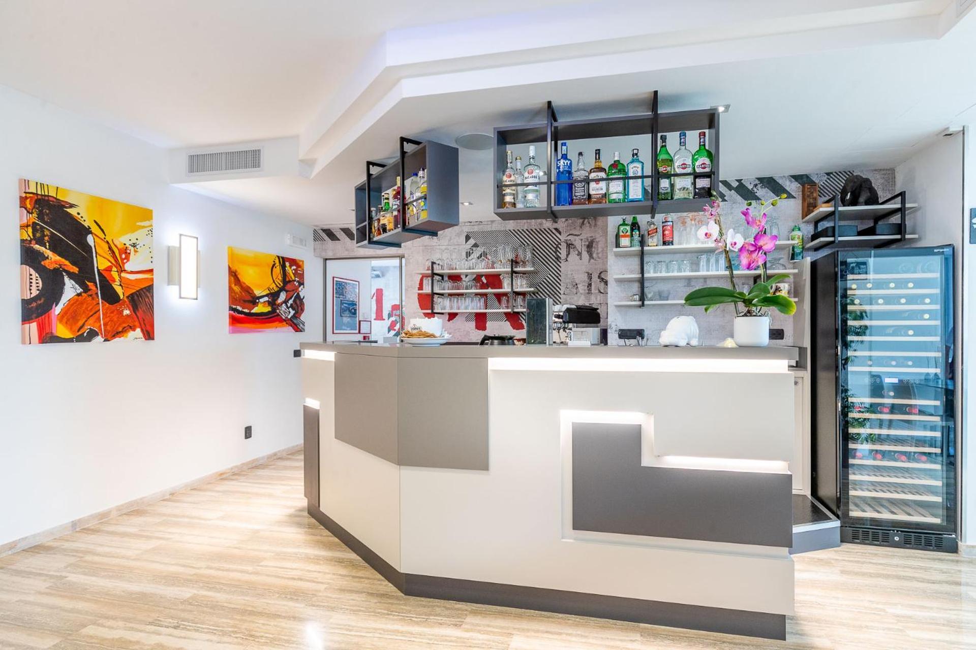 מאלצ'סינה Hotel Garni Ischia מראה חיצוני תמונה