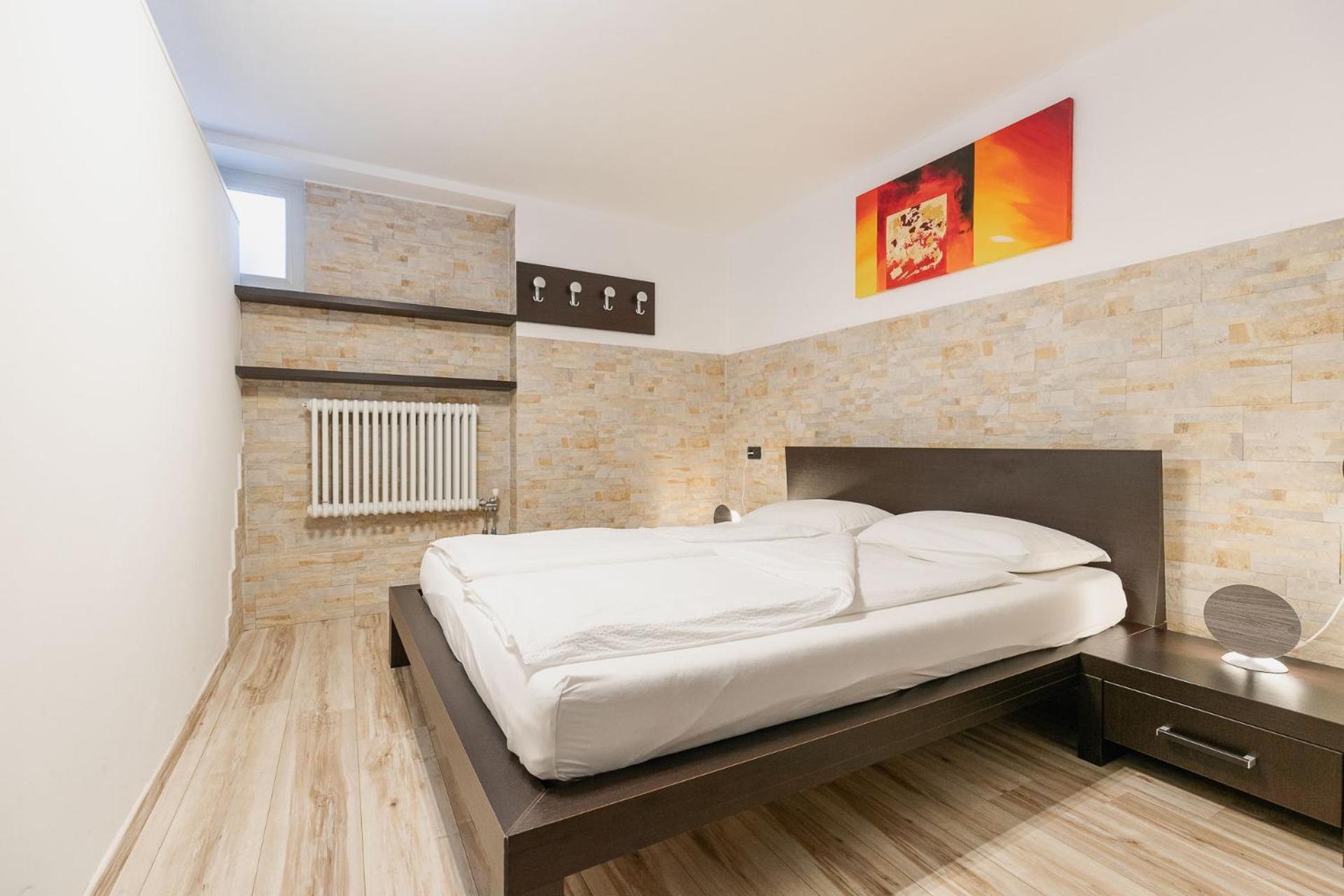 מאלצ'סינה Hotel Garni Ischia מראה חיצוני תמונה