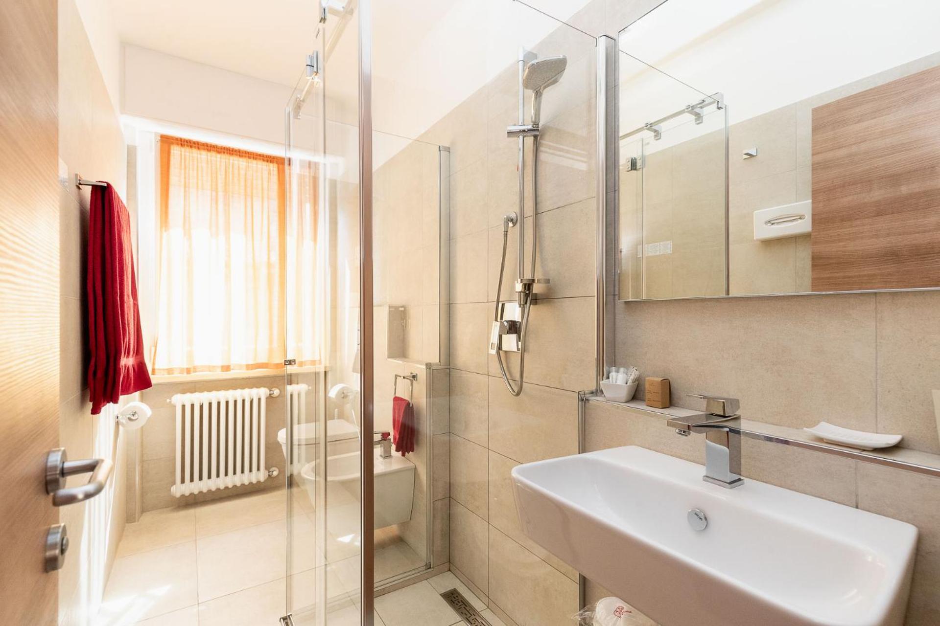 מאלצ'סינה Hotel Garni Ischia מראה חיצוני תמונה